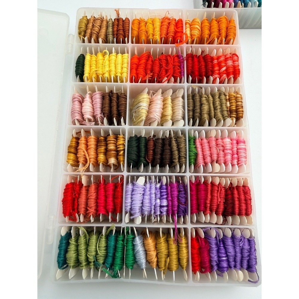Huge Embroidery Floss Lot 5 Organizers Wound Bobbins DMC J&P Coats Variegated - Picture 3 of 8